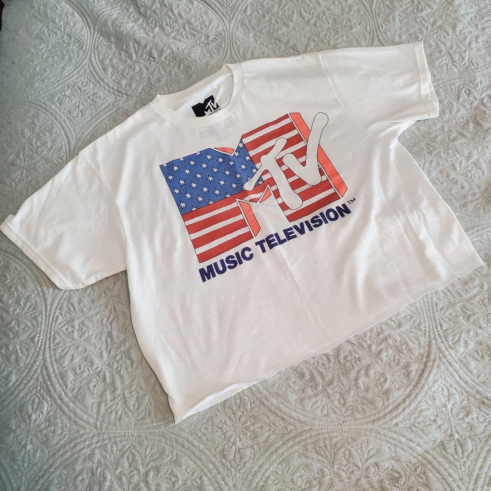 MTV Crop White Graphic T-Shirt